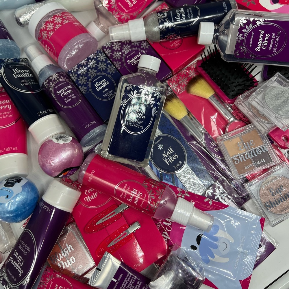 80 pc  Beauty Makeup Lot Bundle Wholesale Bulk Hair Cosmetic Party Reseller Mix